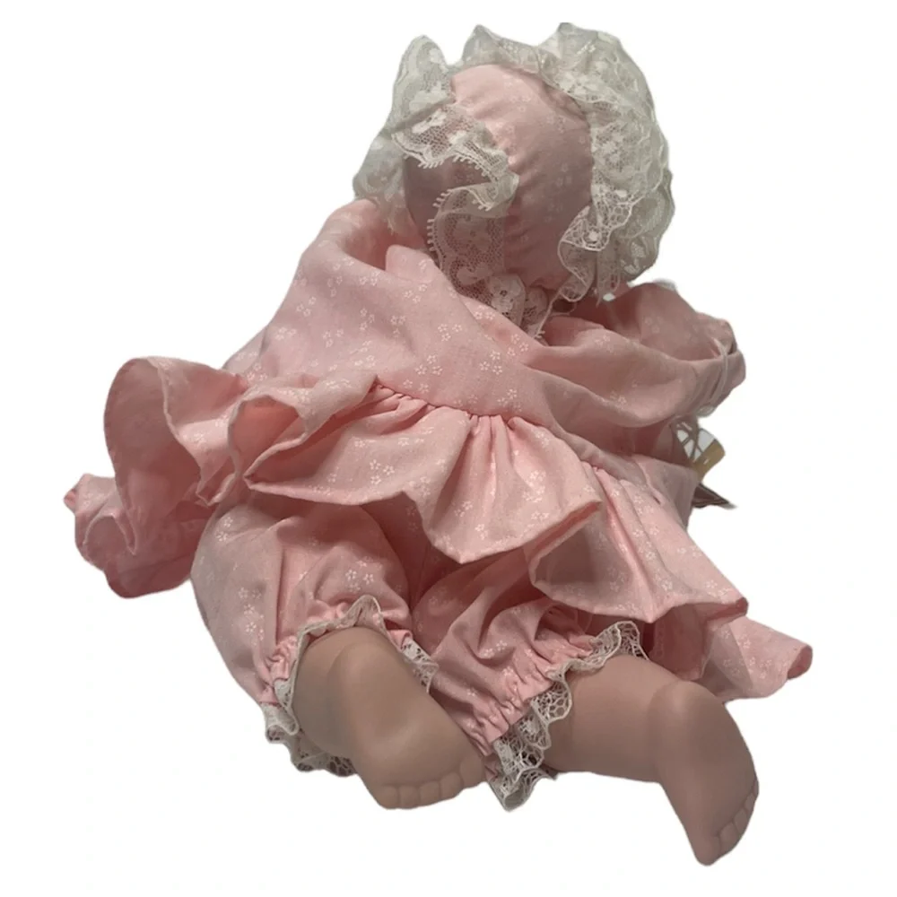 Vintage Musical Baby Dara Porcelain Wind Up Music Box Dynasty Doll Collection